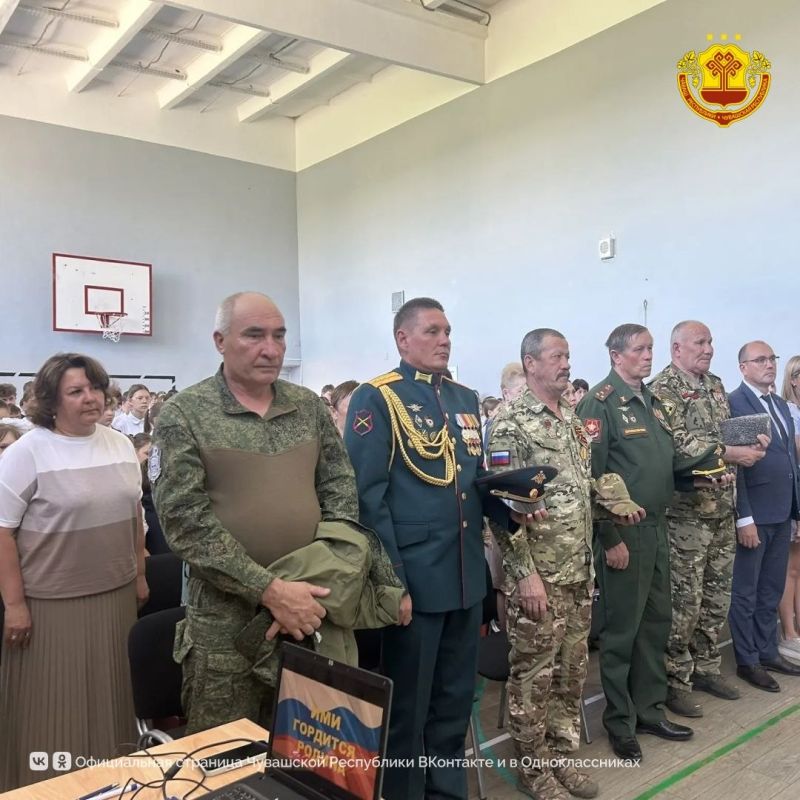 21 мая в Шоршелской школе им. А. Г. Николаева Мариинско-Посадского округа торжественно открыли сразу три «Парты Героя» 21 мая в Шоршелской школе им. А. Г. Николаева Мариинско-Посадского округа торжественно открыли сразу три «Парты Героя»