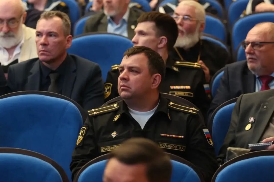 Дмитрий Захаров:. Сейчас нахожусь в Архангельске на семинаре Российского военно-исторического общества - РВИО «Лучшие практики патриотической работы» Дмитрий Захаров:. Сейчас нахожусь в Архангельске на семинаре Российского военно-исторического общества - РВИО «Лучшие практики патриотической работы»