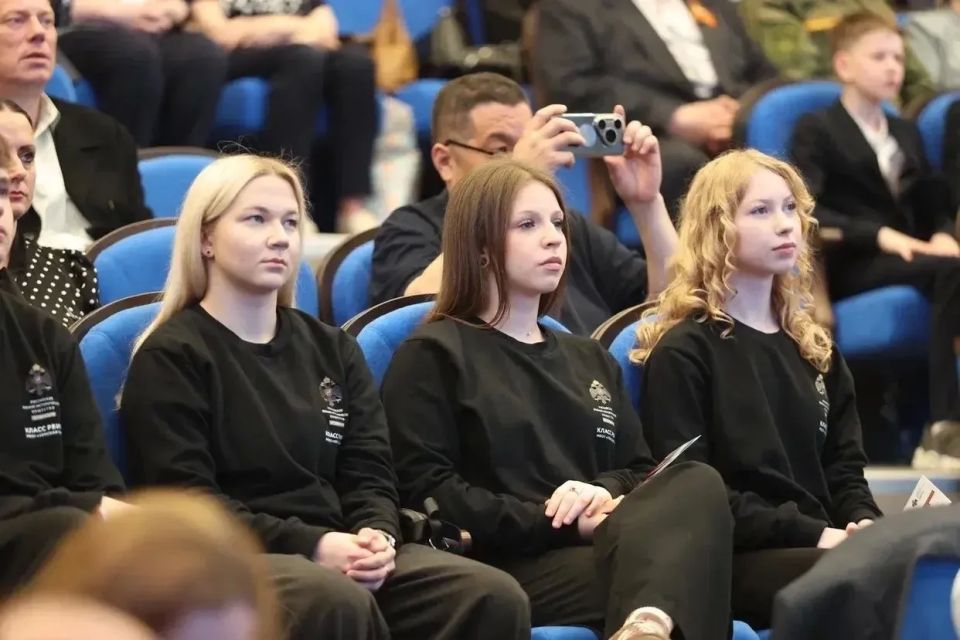 Дмитрий Захаров:. Сейчас нахожусь в Архангельске на семинаре Российского военно-исторического общества - РВИО «Лучшие практики патриотической работы» Дмитрий Захаров:. Сейчас нахожусь в Архангельске на семинаре Российского военно-исторического общества - РВИО «Лучшие практики патриотической работы»