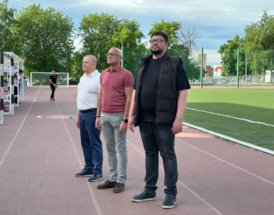 Футбольная суббота в Чебоксарах: «Шумерля» обыграла «Чебоксары» на стадионе «Спартак» Футбольная суббота в Чебоксарах: «Шумерля» обыграла «Чебоксары» на стадионе «Спартак»