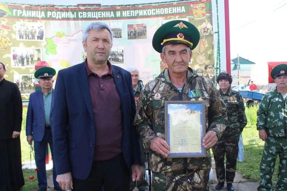 Ежегодно 28 мая межмуниципальный отдел по Урмарскому и Янтиковскому муниципальным округам празднует День пограничника Ежегодно 28 мая межмуниципальный отдел по Урмарскому и Янтиковскому муниципальным округам празднует День пограничника