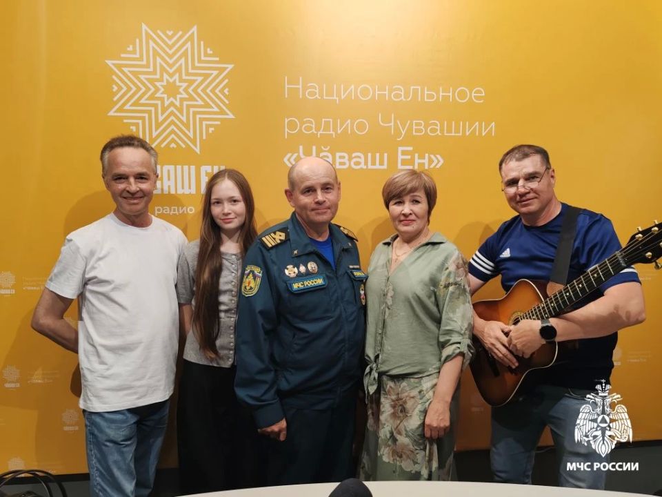 Мои безопасные каникулы. «Путешествие в страну безопасности»: проведи каникулы без ЧС Наступили долгожданные летние каникулы, а значит, дети будут больше времени проводить на улице, у воды, в лесу