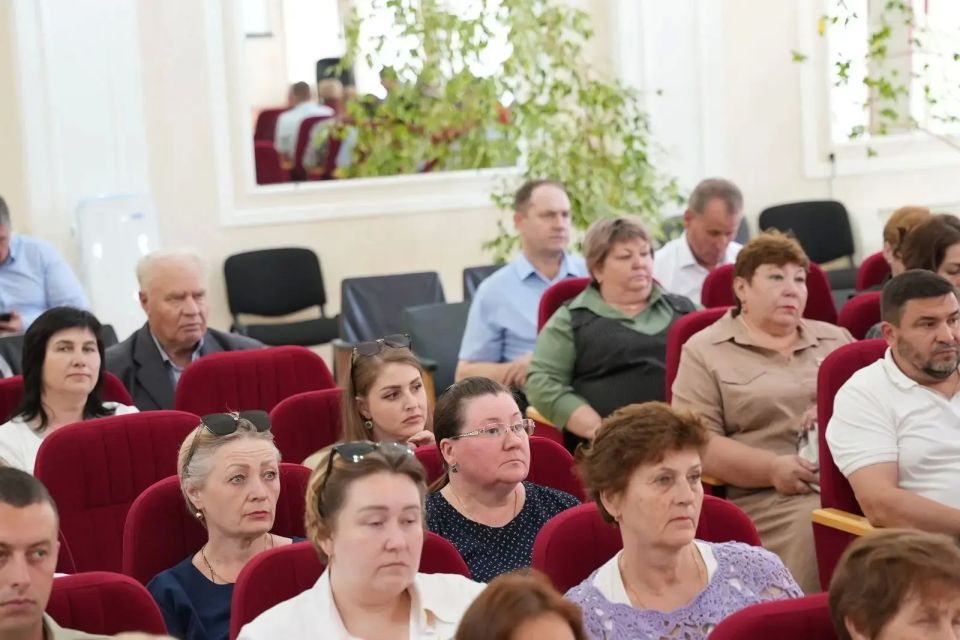 Леонид Черкесов: Вместе с депутатом Виктором Горбуновы и Главой Порецкого округа Евгением Лебедевым провёл встречу с активом села Леонид Черкесов: Вместе с депутатом Виктором Горбуновы и Главой Порецкого округа Евгением Лебедевым провёл встречу с активом села
