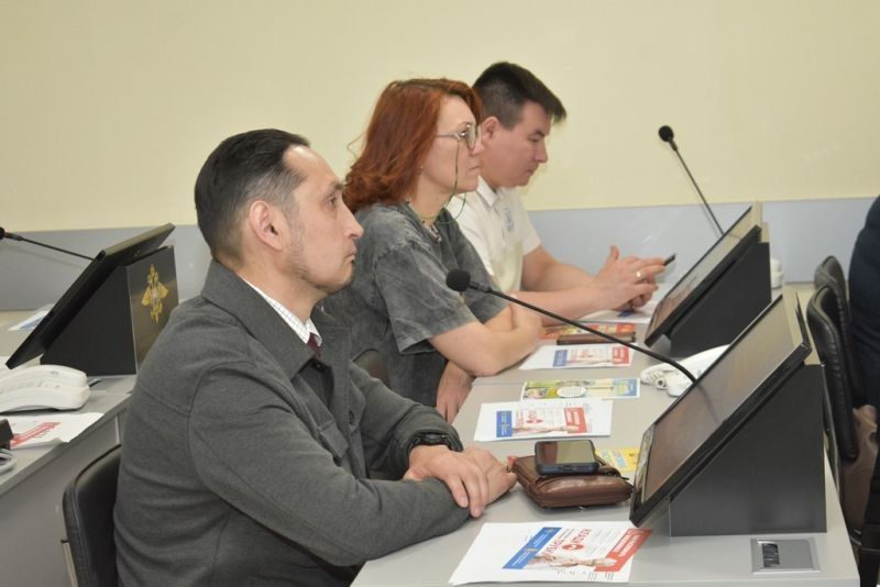 В МВД по Чувашской Республике прошло заседание Общественного совета при ведомстве по вопросам обеспечения безопасного отдыха детей в летний период В МВД по Чувашской Республике прошло заседание Общественного совета при ведомстве по вопросам обеспечения безопасного отдыха детей в летний период
