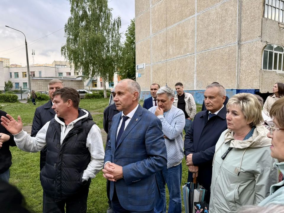 Встретился с жителями домов №№ 16, 18, 22 и 24 по улице Первомайской