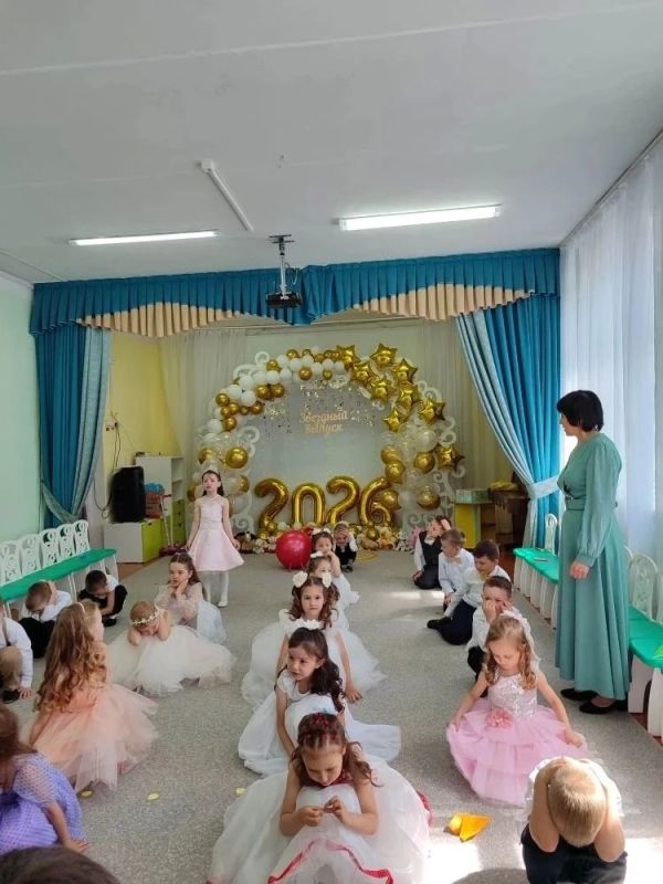 В Хыркасинском детском саду «Звездочка» прошёл яркий выпускной бал В Хыркасинском детском саду «Звездочка» прошёл яркий выпускной бал