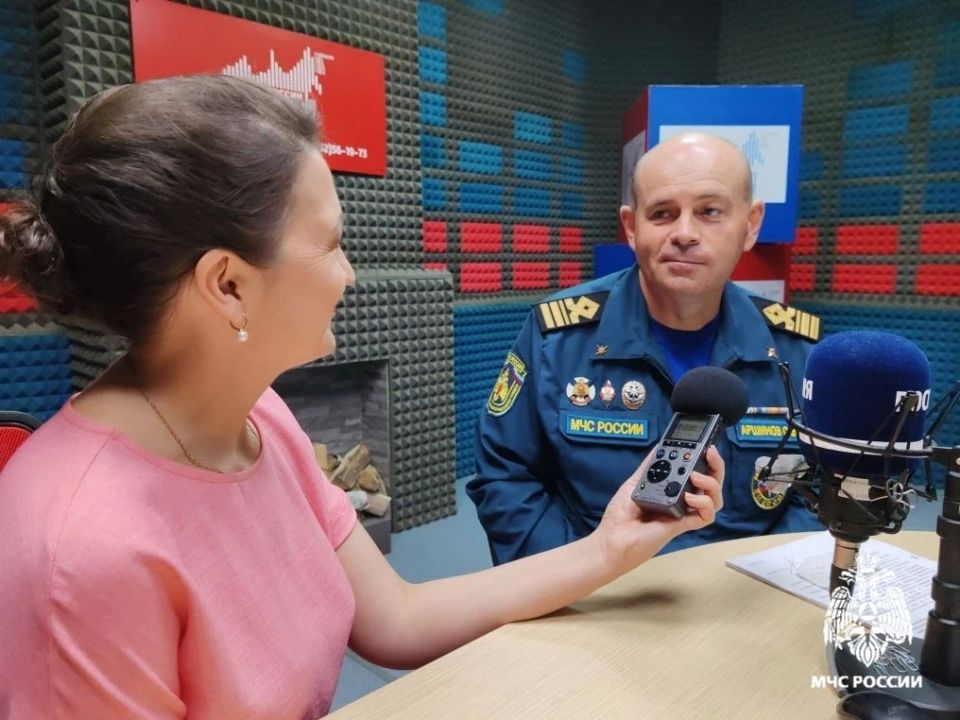 "СПАСАТЕЛИ НА СТРАЖЕ". Сотрудники Главного управления МЧС России по Чувашской Республике - начальник пресс-службы полковник внутренней службы Ольга Нягина "СПАСАТЕЛИ НА СТРАЖЕ". Сотрудники Главного управления МЧС России по Чувашской Республике - начальник пресс-службы полковник внутренней службы Ольга Нягина