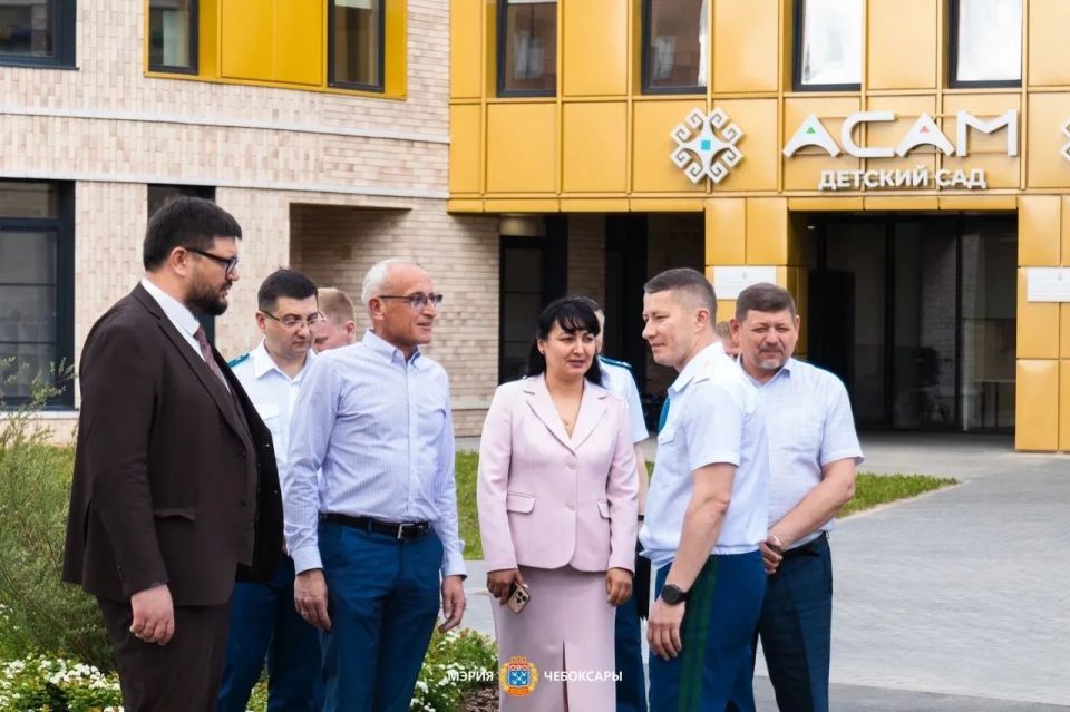 Станислав Трофимов вместе с прокурором Чувашии Эдуардом Гиматовым и депутатом Госсовета Сергеем Мельниковым посетили детский сад «Асам» Станислав Трофимов вместе с прокурором Чувашии Эдуардом Гиматовым и депутатом Госсовета Сергеем Мельниковым посетили детский сад «Асам»
