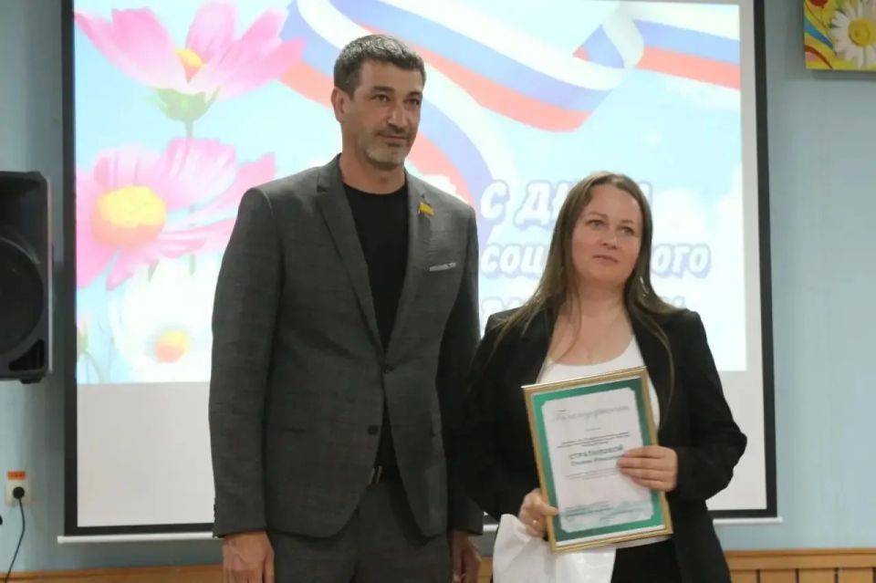 В рамках праздничных мероприятий, посвященных Дню социального работника, в БУ «Социально-реабилитационный центр для несовершеннолетних г. Чебоксары» состоялось торжественное мероприятие В рамках праздничных мероприятий, посвященных Дню социального работника, в БУ «Социально-реабилитационный центр для несовершеннолетних г. Чебоксары» состоялось торжественное мероприятие