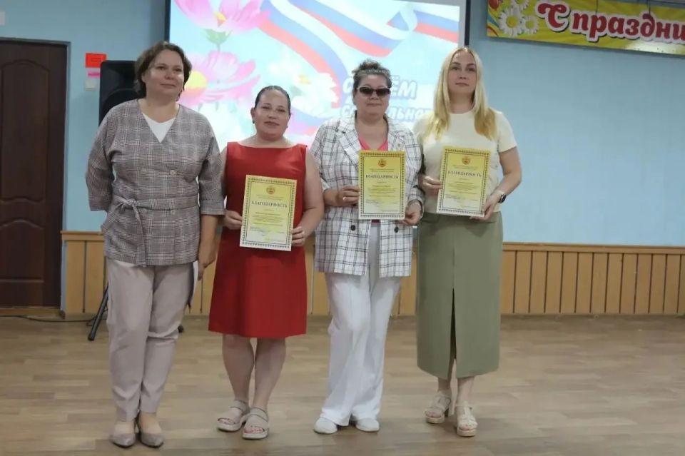 В рамках праздничных мероприятий, посвященных Дню социального работника, в БУ «Социально-реабилитационный центр для несовершеннолетних г. Чебоксары» состоялось торжественное мероприятие В рамках праздничных мероприятий, посвященных Дню социального работника, в БУ «Социально-реабилитационный центр для несовершеннолетних г. Чебоксары» состоялось торжественное мероприятие