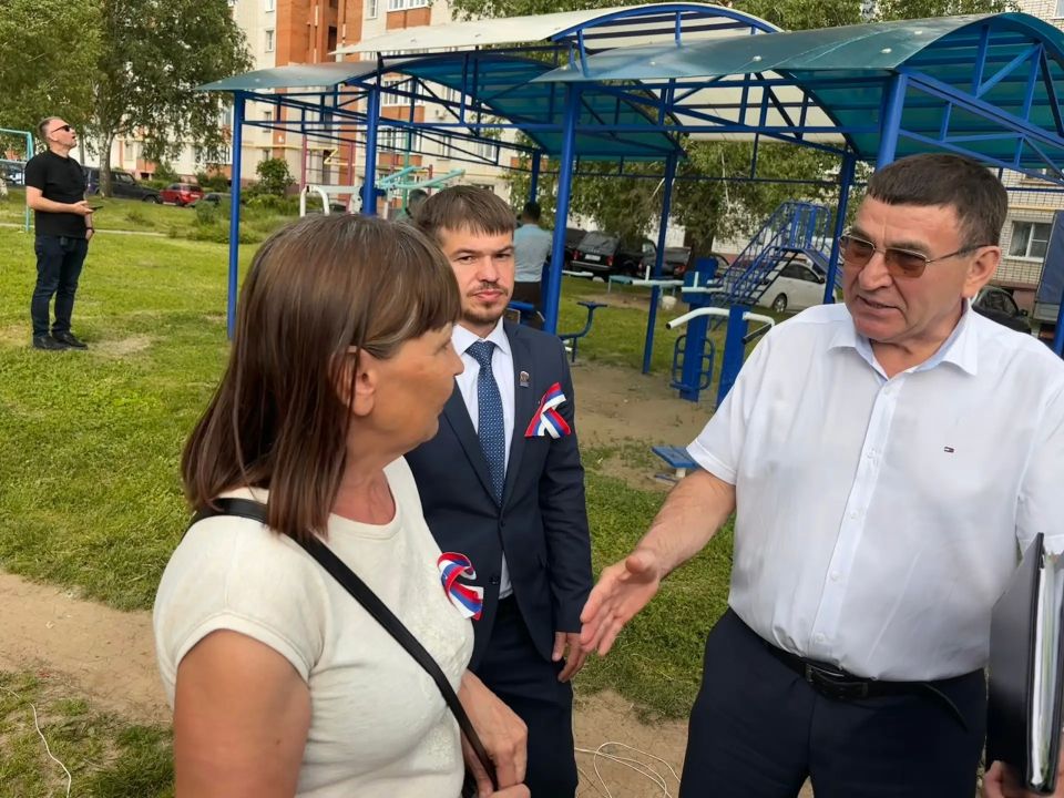 В Чебоксарах приступили к благоустройству дворов в рамках программы «НИМЕ — Народный бюджет» В Чебоксарах приступили к благоустройству дворов в рамках программы «НИМЕ — Народный бюджет»