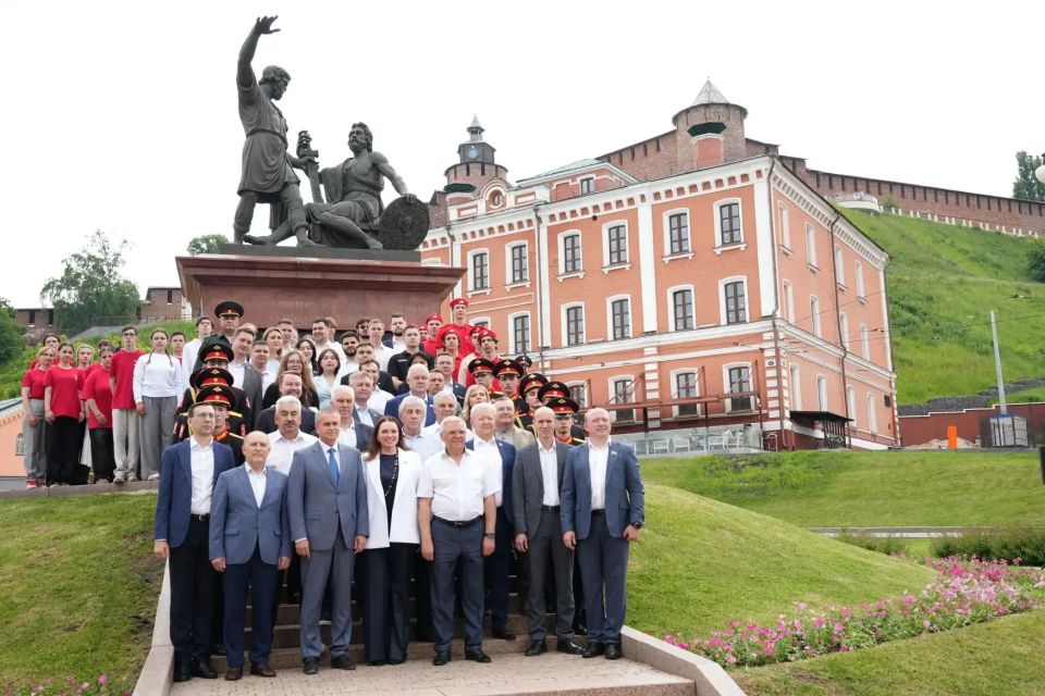 Леонид Черкесов: В Нижнем Новгороде стартовали мероприятия в 80-го заседания Совета законодателей Приволжского федерального округа. Леонид Черкесов: В Нижнем Новгороде стартовали мероприятия в 80-го заседания Совета законодателей Приволжского федерального округа.