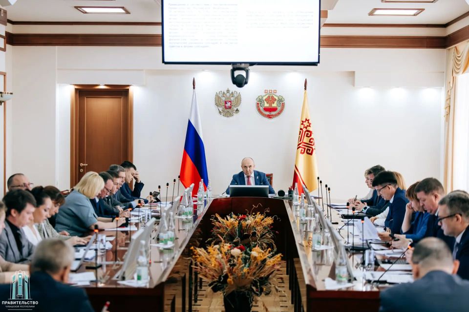 Сегодня на заседании Кабинета Министров Чувашской Республики утвердили 14 документов – это решения, подготовленные в развитие федеральных тем, нацпроектов и просьб жителей