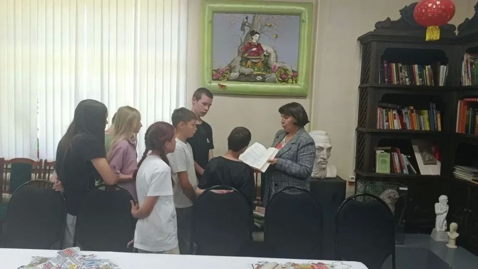 Воспитанники пришкольного лагеря школы №3 побывали в Музее «Бичурин и современность» в посёлке Кугеси — и всё это в рамках увлекательного республиканского проекта Агроэкспедиция «Один день на селе»! Воспитанники пришкольного лагеря школы №3 побывали в Музее «Бичурин и современность» в посёлке Кугеси — и всё это в рамках увлекательного республиканского проекта Агроэкспедиция «Один день на селе»!