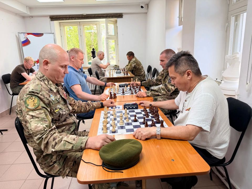 В Чувашии прошел первый республиканский шахматный турнир среди ветеранов СВО и боевых действий В Чувашии прошел первый республиканский шахматный турнир среди ветеранов СВО и боевых действий
