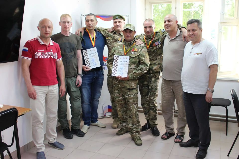 В Чувашии прошел первый республиканский шахматный турнир среди ветеранов СВО и боевых действий В Чувашии прошел первый республиканский шахматный турнир среди ветеранов СВО и боевых действий