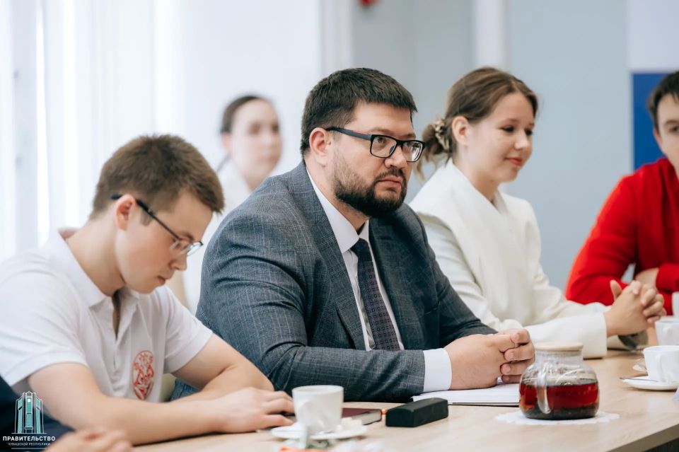 Обещал ребятам на майском форуме «ЛидЕРы изменений» встретиться снова - слово сдержал Обещал ребятам на майском форуме «ЛидЕРы изменений» встретиться снова - слово сдержал