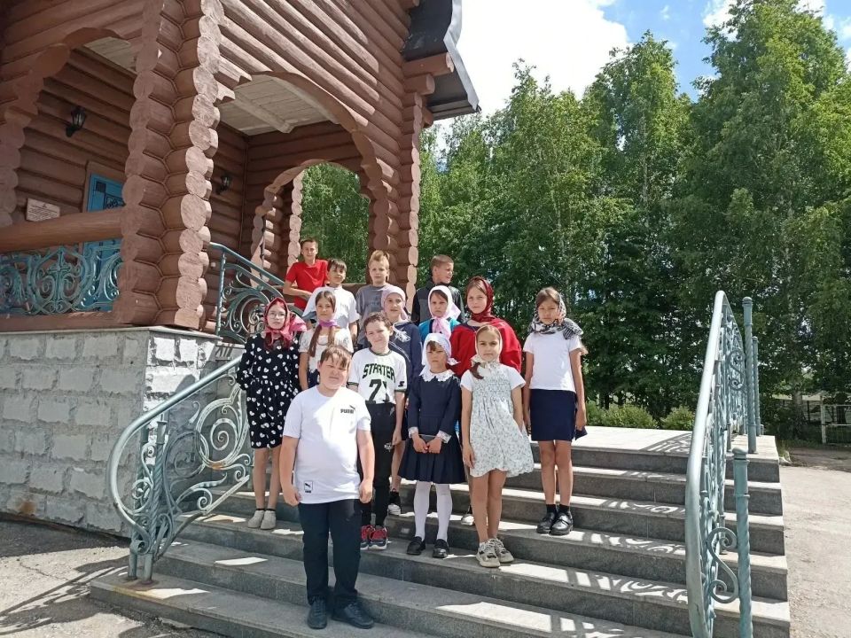 В рамках республиканского проекта «Агроэкспедиция «Один день на селе» учащиеся пришкольного лагеря Шумерлинской школы совершили увлекательное путешествие в один из самых самобытных городов Чувашии — Алатырь В рамках республиканского проекта «Агроэкспедиция «Один день на селе» учащиеся пришкольного лагеря Шумерлинской школы совершили увлекательное путешествие в один из самых самобытных городов Чувашии — Алатырь