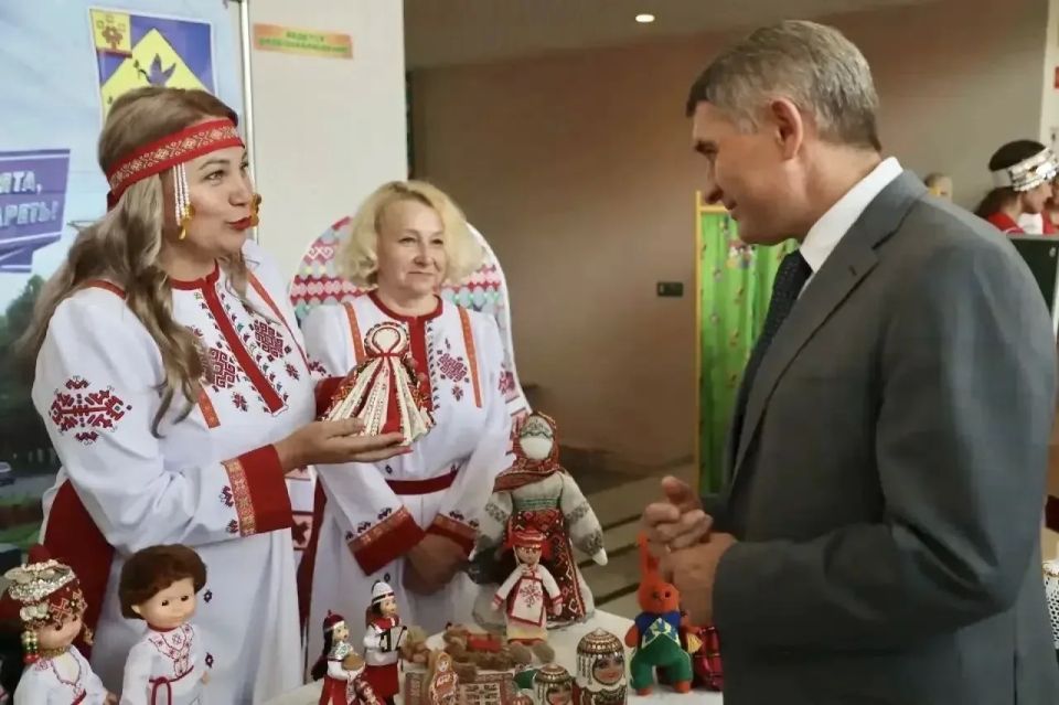 Дмитрий Захаров:. Вместе с Главой Чувашии Олегом Николаевым подвели итоги республиканского конкурса «Ача саднче Акатуй» Дмитрий Захаров:. Вместе с Главой Чувашии Олегом Николаевым подвели итоги республиканского конкурса «Ача саднче Акатуй»
