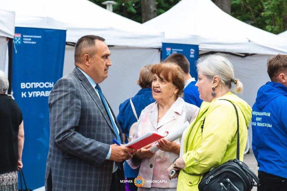 Станислав Трофимов: Выездной прием на площади Победы в Юго-западном районе подтвердили главное: люди готовы участвовать в развитии города Станислав Трофимов: Выездной прием на площади Победы в Юго-западном районе подтвердили главное: люди готовы участвовать в развитии города
