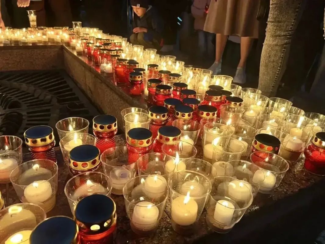 В Чебоксарах в парке Победы прошла акция «Свеча памяти» В Чебоксарах в парке Победы прошла акция «Свеча памяти»