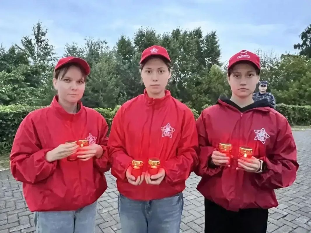 В Чебоксарах в парке Победы прошла акция «Свеча памяти» В Чебоксарах в парке Победы прошла акция «Свеча памяти»