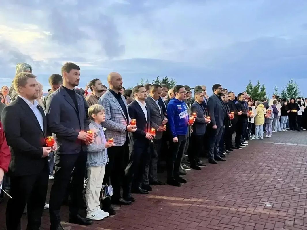 В Чебоксарах в парке Победы прошла акция «Свеча памяти» В Чебоксарах в парке Победы прошла акция «Свеча памяти»