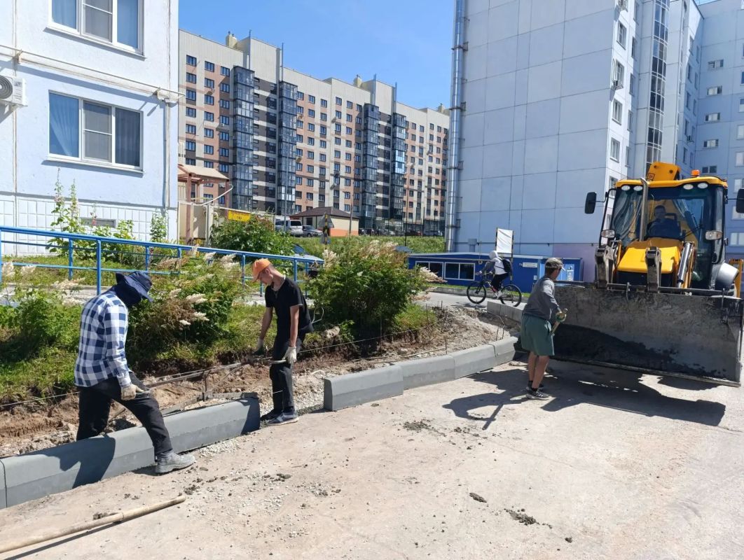 В Чебоксарах появились две новые детские площадки благодаря участию жителей в программе «НИМЕ — Народный бюджет» В Чебоксарах появились две новые детские площадки благодаря участию жителей в программе «НИМЕ — Народный бюджет»
