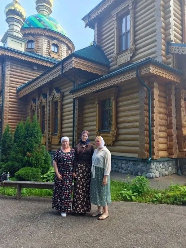 В обители звонких колоколов: как школьники Чувашии провели день в монастыре В обители звонких колоколов: как школьники Чувашии провели день в монастыре