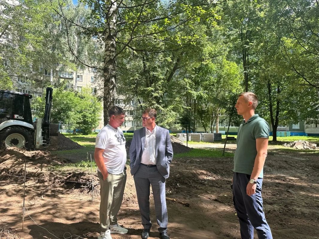 В Чебоксарах продолжаются встречи с жителями, обсуждаются вопросы ремонта и благоустройства дворовых территорий В Чебоксарах продолжаются встречи с жителями, обсуждаются вопросы ремонта и благоустройства дворовых территорий