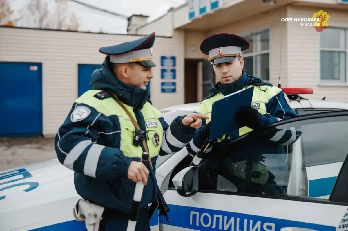 Олег Николаев поздравил сотрудников Госавтоинспекции с 90-летием службы Олег Николаев поздравил сотрудников Госавтоинспекции с 90-летием службы