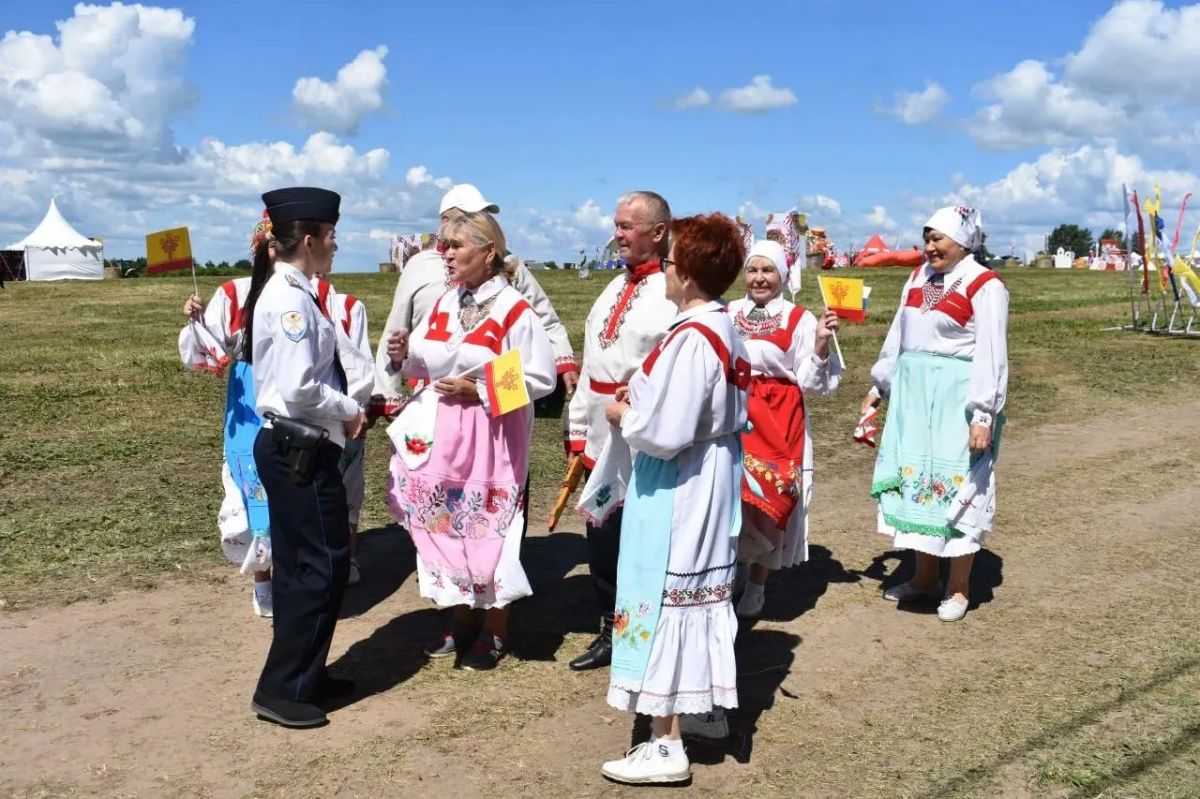 Ирина Волк: #ИсториясГеографией. Каждый год в конце июня в Чувашии отмечают праздник Акатуй, который посвящен "плугу и земле" и будущему урожаю Ирина Волк: #ИсториясГеографией. Каждый год в конце июня в Чувашии отмечают праздник Акатуй, который посвящен "плугу и земле" и будущему урожаю