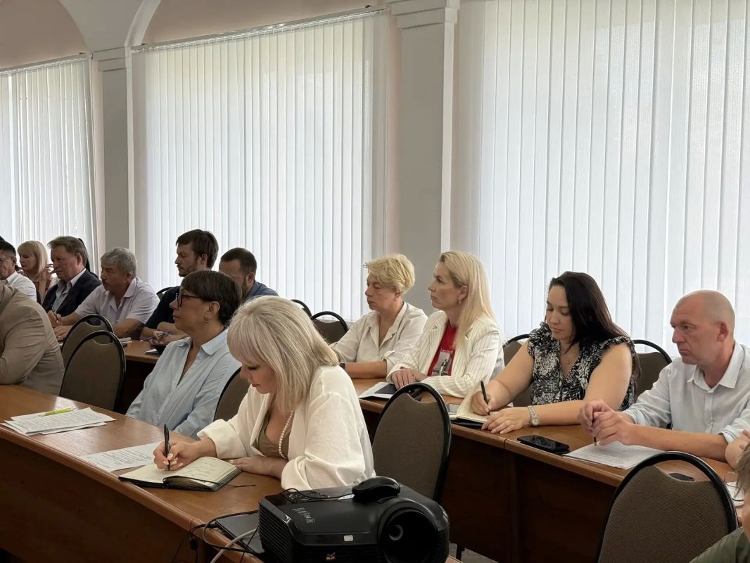 На городском совещании с руководителями структурных подразделений обсудили актуальные вопросы этой недели: На городском совещании с руководителями структурных подразделений обсудили актуальные вопросы этой недели: