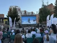 Кино под открытым небом. В Чебоксарах стартовал фестиваль фильмов под открытым небом