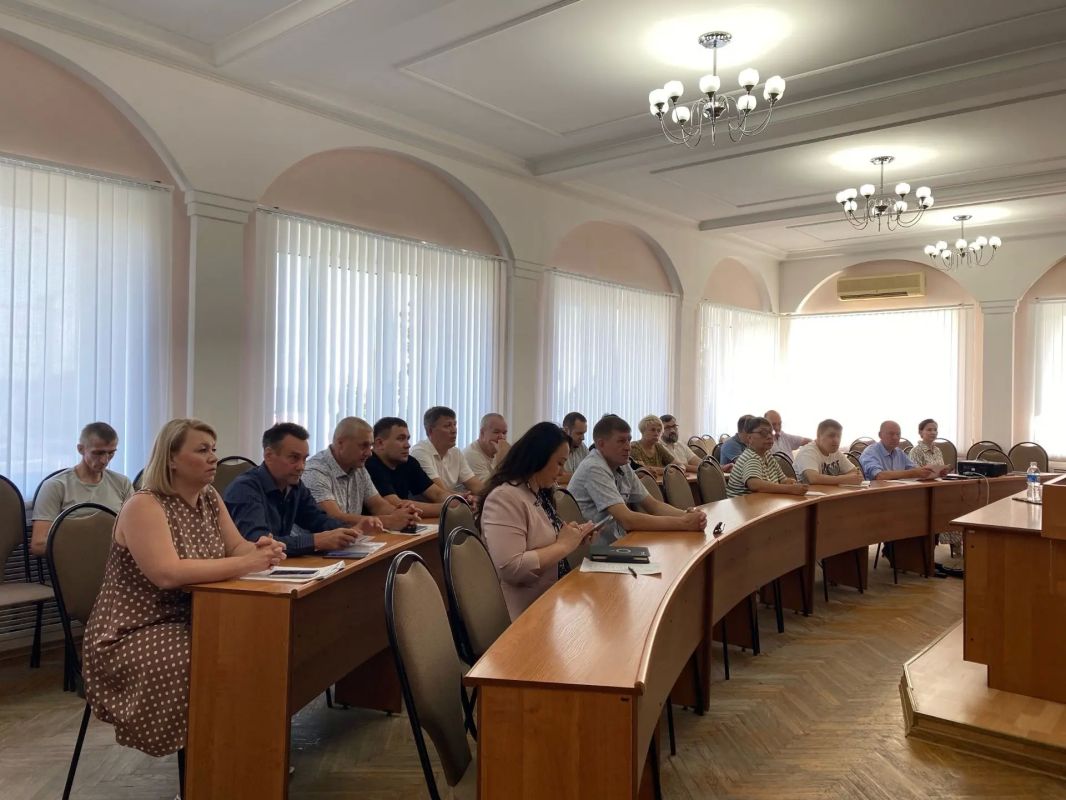 Состоялось еженедельное совещание с руководителями УК Состоялось еженедельное совещание с руководителями УК