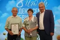 Леонид Черкесов: Поздравил семьи Шумерлинского округа с Днем семьи, любви и верности