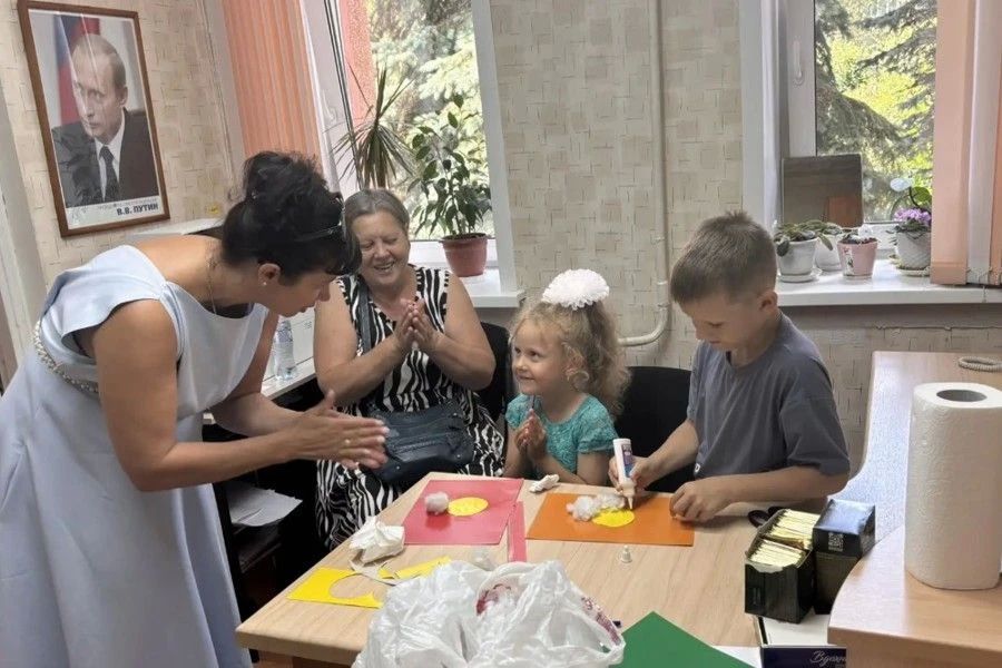 Тёплая встреча для опекунов и детей прошла в Ленинском районе Тёплая встреча для опекунов и детей прошла в Ленинском районе