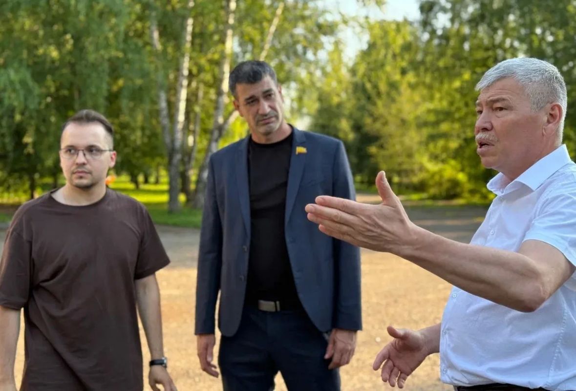 В Лапсарском парке проверили процесс благоустройства, которое стало возможным благодаря инициативным жителям и программе "НИМЕ" В Лапсарском парке проверили процесс благоустройства, которое стало возможным благодаря инициативным жителям и программе "НИМЕ"