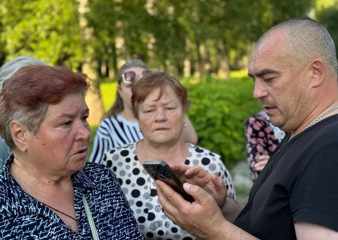 В Лапсарском парке проверили процесс благоустройства, которое стало возможным благодаря инициативным жителям и программе "НИМЕ" В Лапсарском парке проверили процесс благоустройства, которое стало возможным благодаря инициативным жителям и программе "НИМЕ"