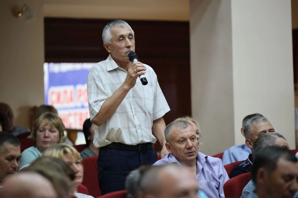 ПРЕДСЕДАТЕЛЬ ПРАВИТЕЛЬСТВА ЧУВАШИИ СЕРГЕЙ АРТАМОНОВ: ПРЕДСЕДАТЕЛЬ ПРАВИТЕЛЬСТВА ЧУВАШИИ СЕРГЕЙ АРТАМОНОВ: