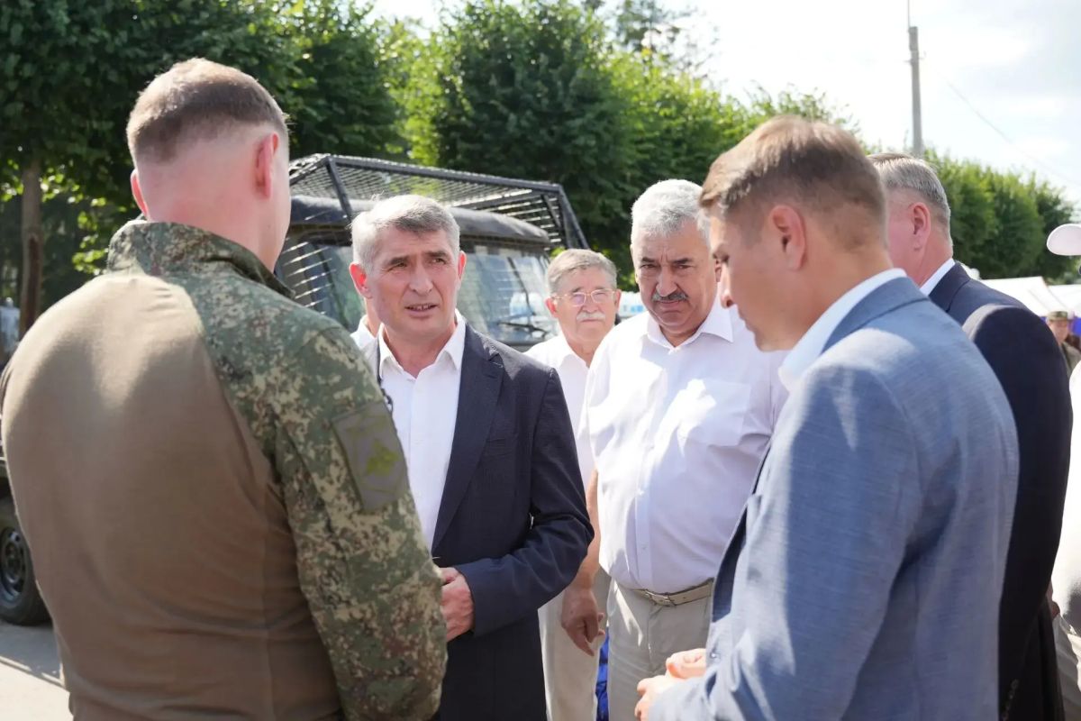 Леонид Черкесов: В Ядринском округе состоялась отправка гуманитарного груза бойцам, выполняющим боевые задачи в зоне специальной военной операции Леонид Черкесов: В Ядринском округе состоялась отправка гуманитарного груза бойцам, выполняющим боевые задачи в зоне специальной военной операции