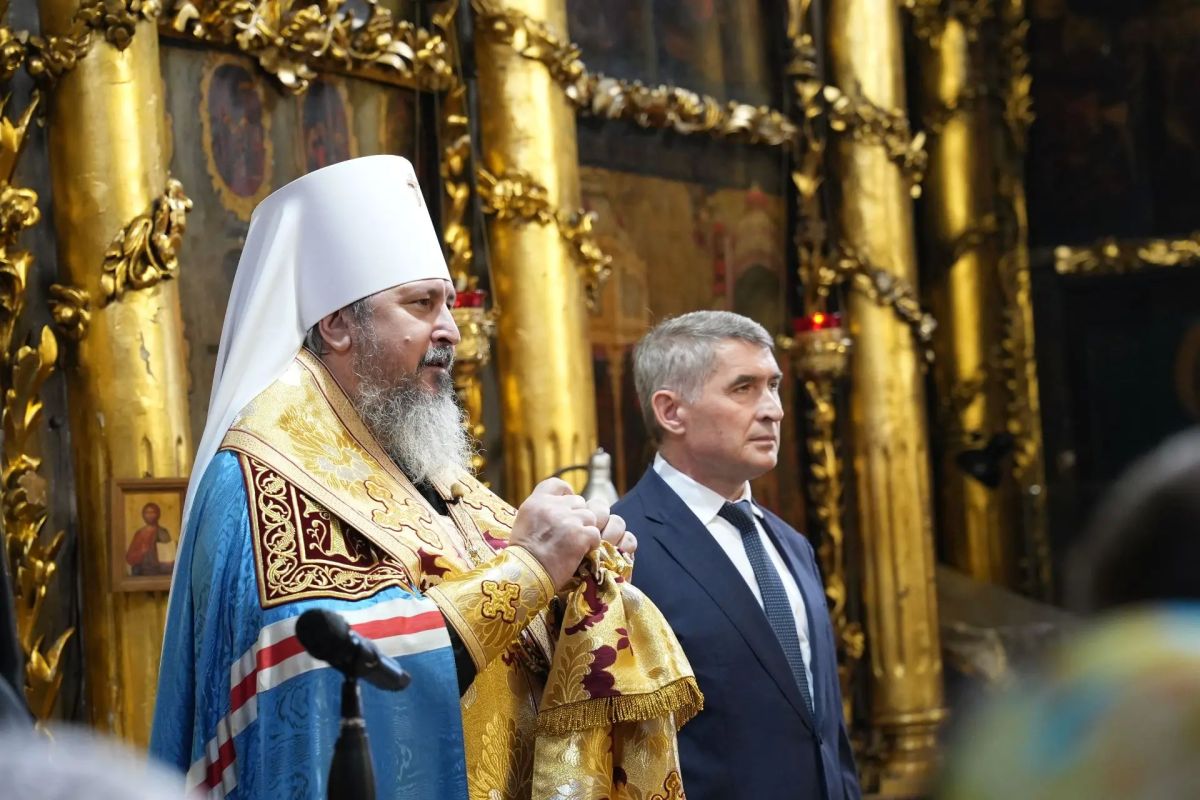 Леонид Черкесов: Крупнейшую в мире частицу мощей святителя Николая Чудотворца привезли сегодня в Чувашию Леонид Черкесов: Крупнейшую в мире частицу мощей святителя Николая Чудотворца привезли сегодня в Чувашию