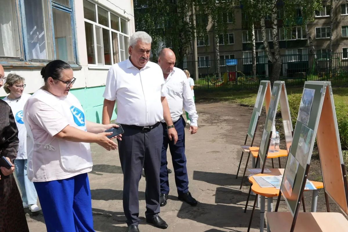 Леонид Черкесов: В Шумерле совместно с заместителем Председателя Госсовета Виктором Горбуновым, врип главы округа Ольгой Красновой и Председателем Собрания депутатов Сергеем Яргуниным посетили ряд объектов, чтобы... Леонид Черкесов: В Шумерле совместно с заместителем Председателя Госсовета Виктором Горбуновым, врип главы округа Ольгой Красновой и Председателем Собрания депутатов Сергеем Яргуниным посетили ряд объектов, чтобы...