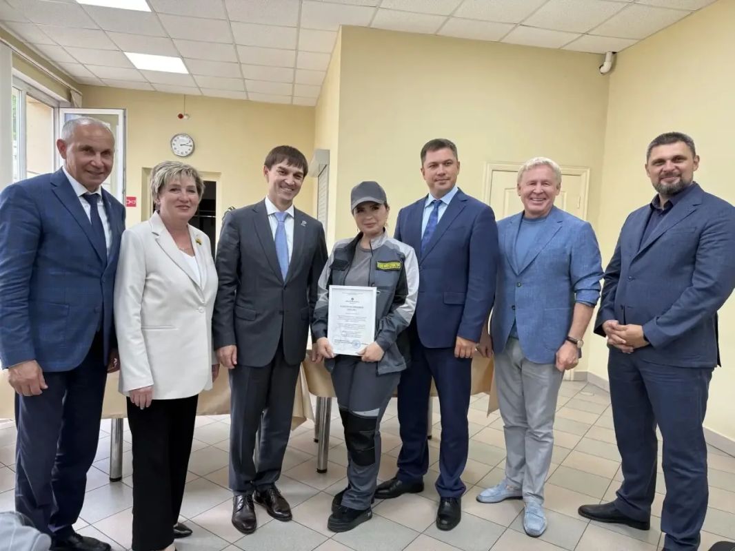 Неоднократно бывал на новочебоксарском предприятии «Спектр» и каждый раз восхищаюсь инновационным производством, сильным научным подходом и командой настоящих профессионалов, которую собрал учредитель Сергей Михеев Неоднократно бывал на новочебоксарском предприятии «Спектр» и каждый раз восхищаюсь инновационным производством, сильным научным подходом и командой настоящих профессионалов, которую собрал учредитель Сергей Михеев