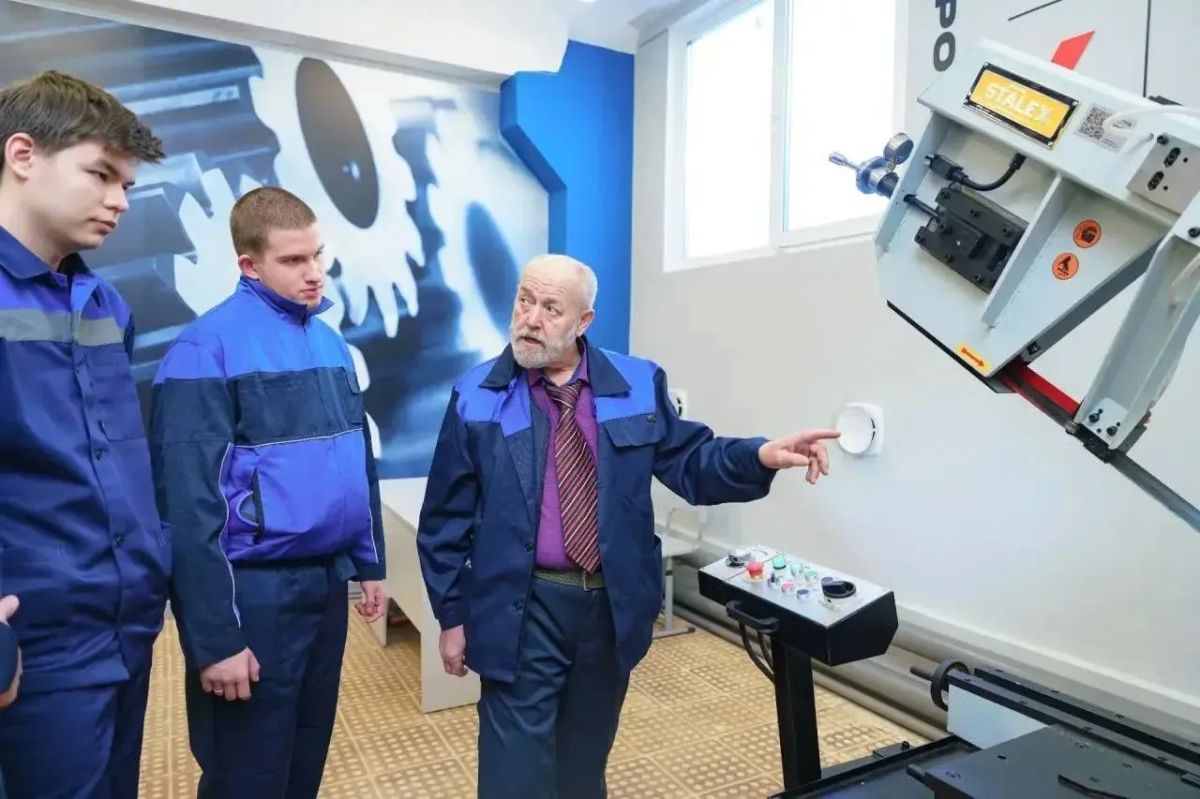 Дмитрий Чернышенко: Усилия по развитию системы СПО приносят конкретные результаты Дмитрий Чернышенко: Усилия по развитию системы СПО приносят конкретные результаты