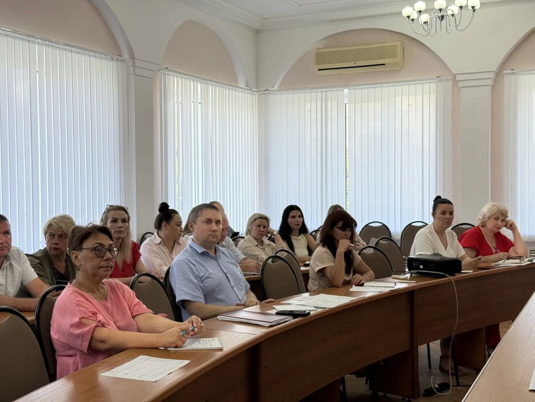 Благоустройство, подготовка ко Дню города и ремонт теплосетей — главные темы еженедельной планерки с руководителями структурных подразделений Благоустройство, подготовка ко Дню города и ремонт теплосетей — главные темы еженедельной планерки с руководителями структурных подразделений