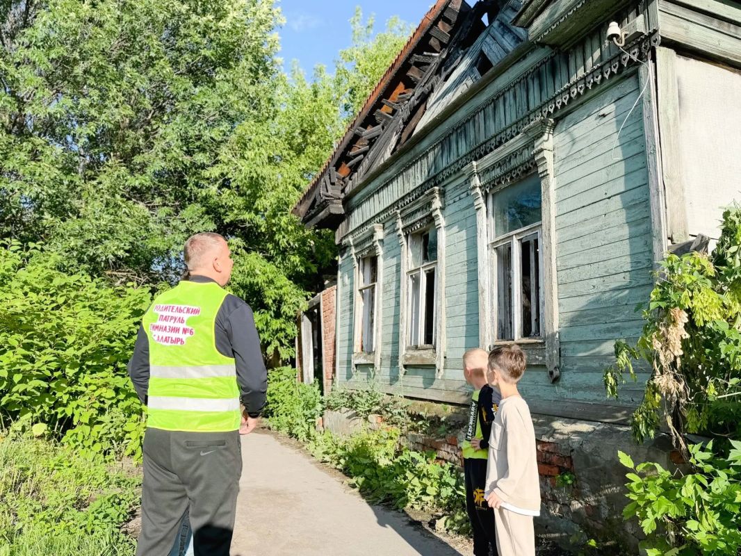 Папы на страже: летний «Родительский патруль» заботится о безопасности гимназистов Папы на страже: летний «Родительский патруль» заботится о безопасности гимназистов