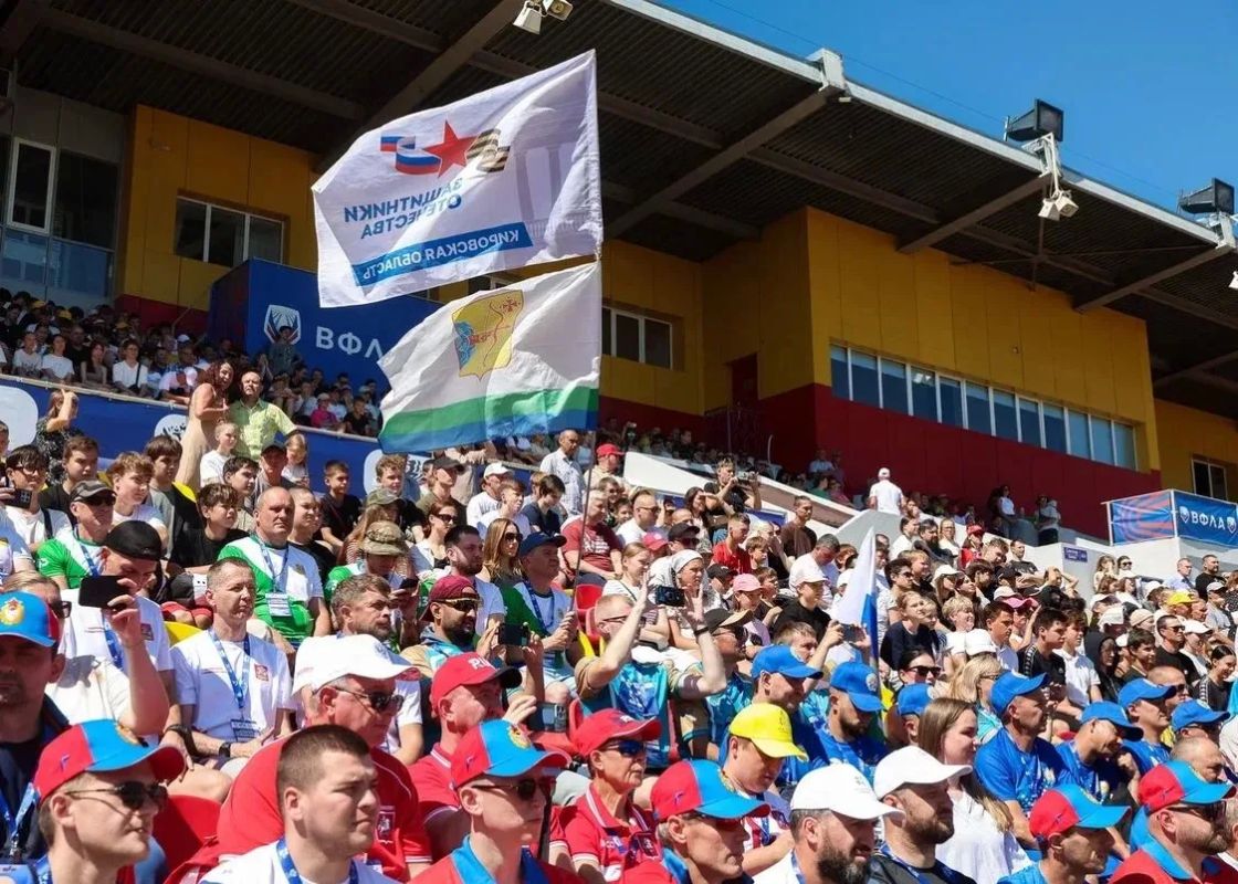 Чувашию с рабочим визитом посетил министр спорта России, председатель Олимпийского комитета России Михаил Дегтярёв Чувашию с рабочим визитом посетил министр спорта России, председатель Олимпийского комитета России Михаил Дегтярёв