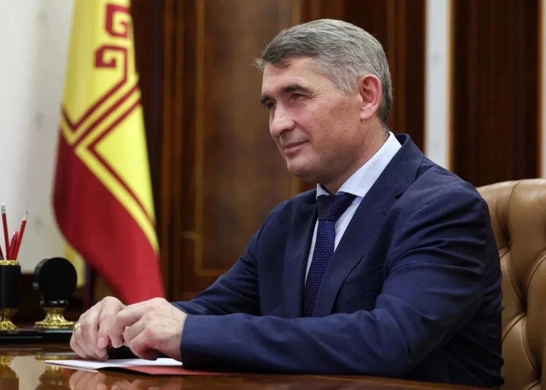 В рамках рабочего визита министр спорта РФ Михаил Дегтярёв провёл встречу с Главой Чувашии Олегом Николаевым В рамках рабочего визита министр спорта РФ Михаил Дегтярёв провёл встречу с Главой Чувашии Олегом Николаевым