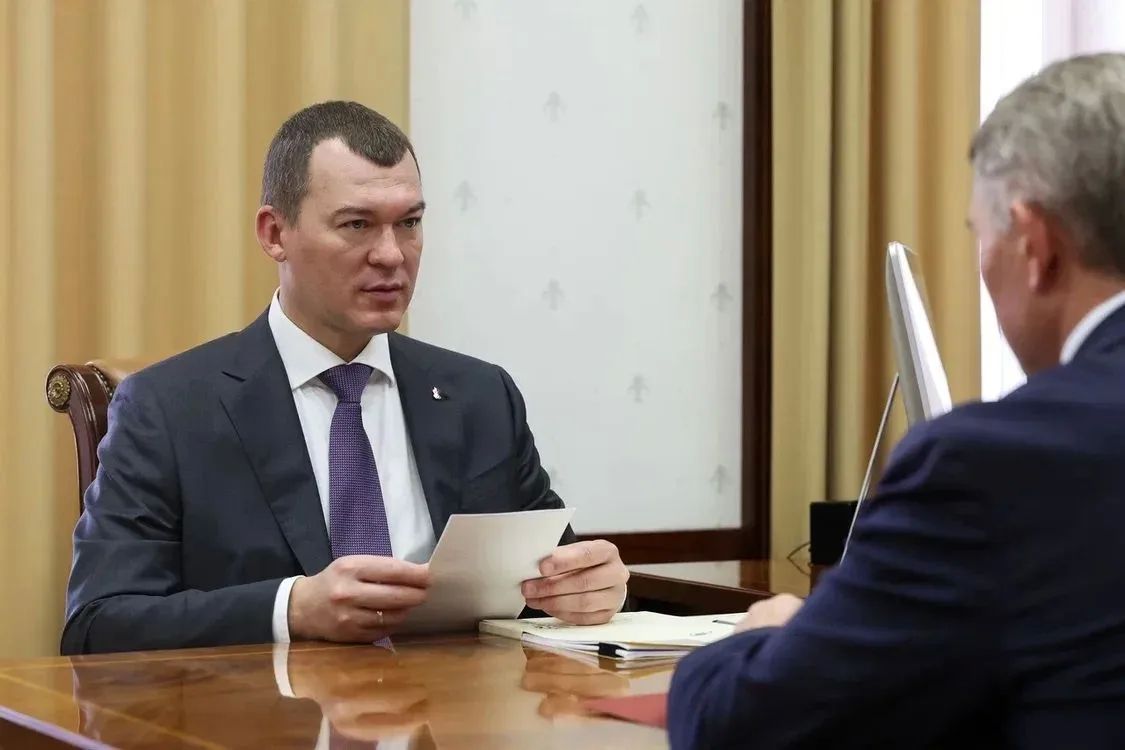 В рамках рабочего визита министр спорта РФ Михаил Дегтярёв провёл встречу с Главой Чувашии Олегом Николаевым В рамках рабочего визита министр спорта РФ Михаил Дегтярёв провёл встречу с Главой Чувашии Олегом Николаевым